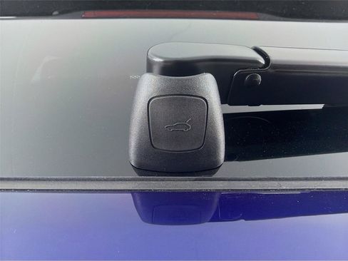 New 2026 Porsche Macan image 24