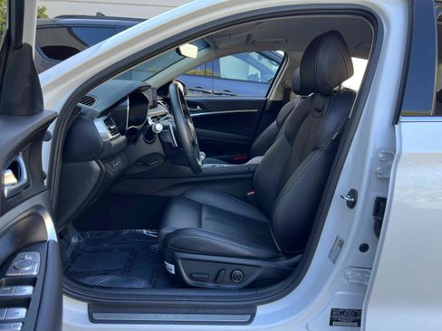 Used 2026 Genesis G70 2.5T RWD image 4