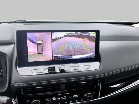 Certified 2025 Nissan Rogue SL w/ Tech Package FWD image 27