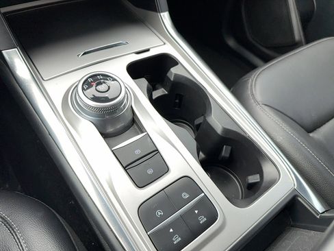 Used 2020 Ford Explorer XLT w/ Equipment Group 202A image 22