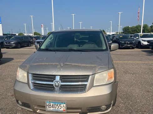 Used 2008 Dodge Grand Caravan SXT FWD image 10