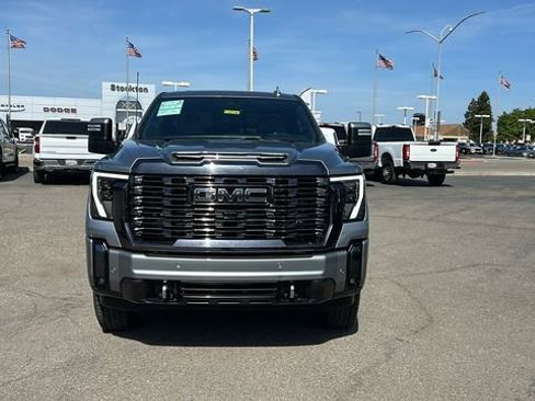 Used 2024 GMC Sierra 2500 Denali Ultimate image 9