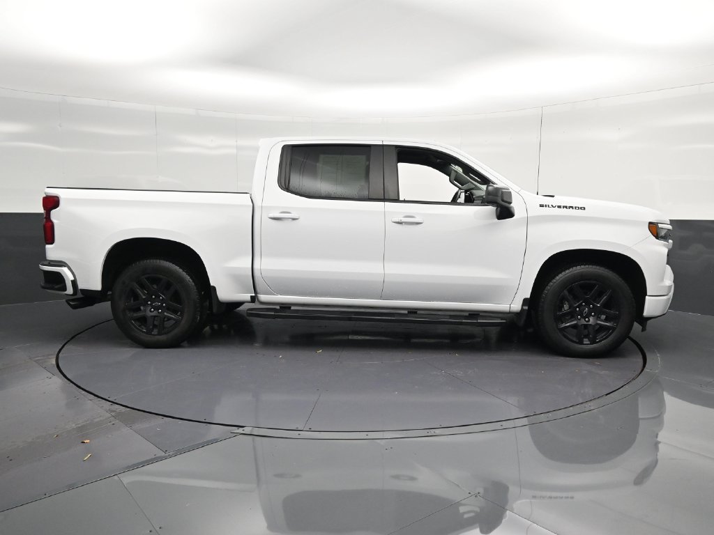 Used 2024 Chevrolet Silverado 1500 RST w/ Dark Appearance Package RWD image 4