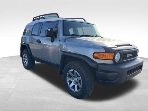 Used 2010 Toyota FJ Cruiser 4WD image 1