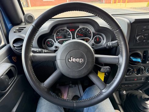 Used 2010 Jeep Wrangler Unlimited Sport image 18