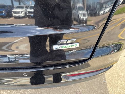 Used 2019 Ford Fusion SE image 11