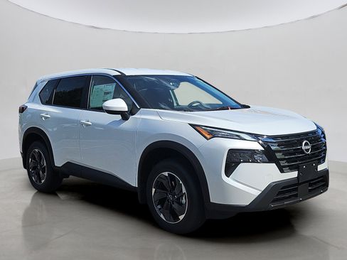 New 2026 Nissan Rogue SV image 2