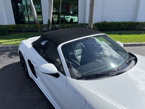 Used 2017 Porsche 718 Boxster image 17