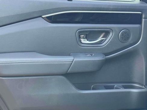 New 2025 Honda Pilot EX-L image 33