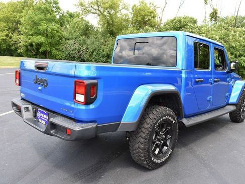 Used 2025 Jeep Gladiator Sport AWD/4WD image 6