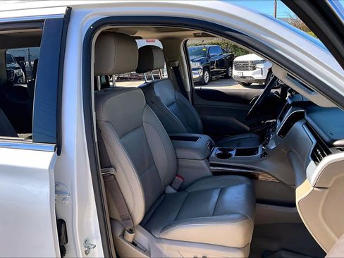 Used 2020 GMC Yukon SLT w/ Premium Edition image 8