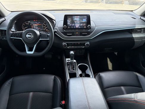 Certified 2024 Nissan Altima 2.5 SR image 11