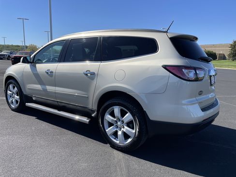 Used 2016 Chevrolet Traverse LT w/ Style and Technology Package AWD/4WD image 3