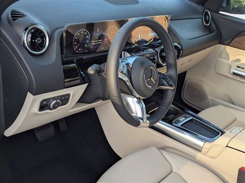 Used 2026 Mercedes-Benz GLA 250 image 3