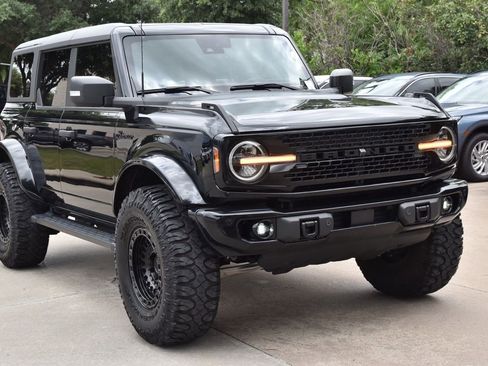 Used 2023 Ford Bronco Wildtrak AWD/4WD image 4