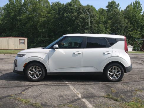 Used 2020 Kia Soul S FWD image 5