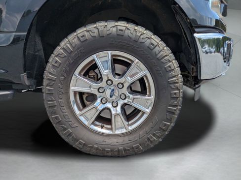 Used 2015 Ford F150 XLT w/ Equipment Group 302A Luxury AWD/4WD image 11