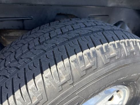 Used 2004 Chevrolet Avalanche 2WD image 18