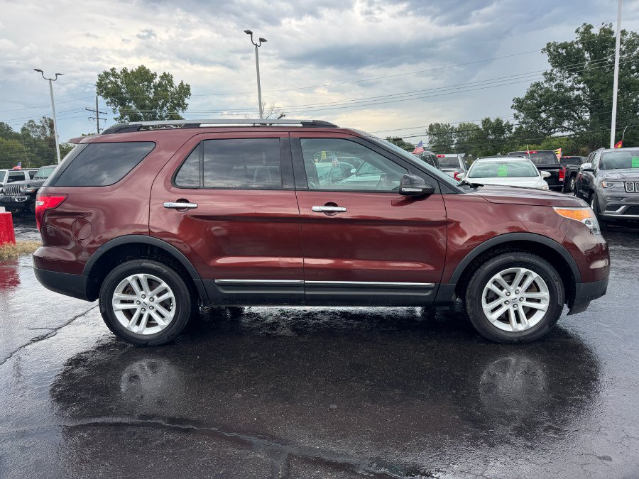 Used 2015 Ford Explorer XLT w/ Equipment Group 202A AWD/4WD image 5