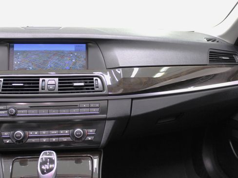 Used 2011 BMW 528i Sedan image 57