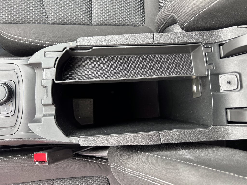 Used 2022 GMC Terrain SLE FWD image 29
