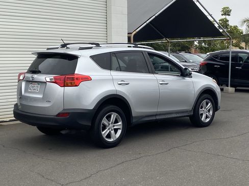 Used 2013 Toyota RAV4 XLE FWD image 3