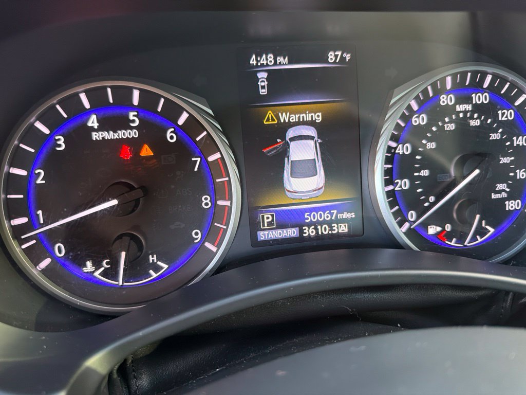 Used 2019 INFINITI Q60 3.0t Luxe w/ Cargo Package RWD image 6
