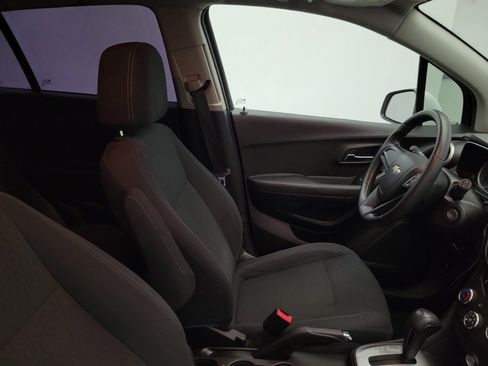 Used 2016 Chevrolet Trax LS w/ LPO, Cargo Package FWD image 21