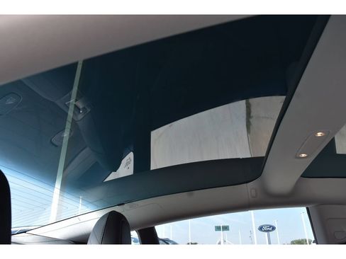 Used 2018 Tesla Model 3 Long Range image 31