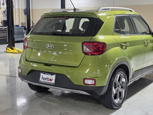 Certified 2023 Hyundai Venue SEL image 11