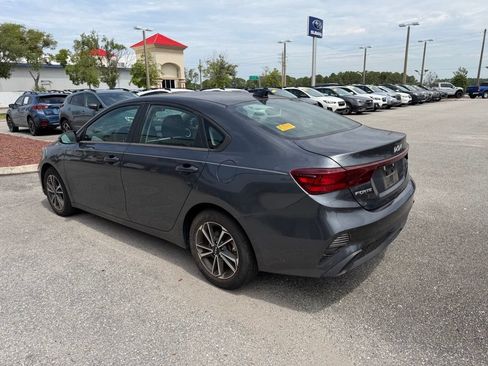 Used 2022 Kia Forte LXS w/ LXS Technology Package FWD image 7