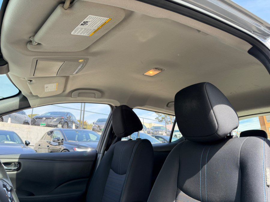 Used 2020 Nissan Leaf S w/ Protection Package FWD image 18