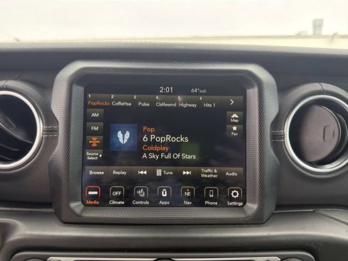 Used 2023 Jeep Wrangler Unlimited Sahara w/ Cold Weather Group AWD/4WD image 24