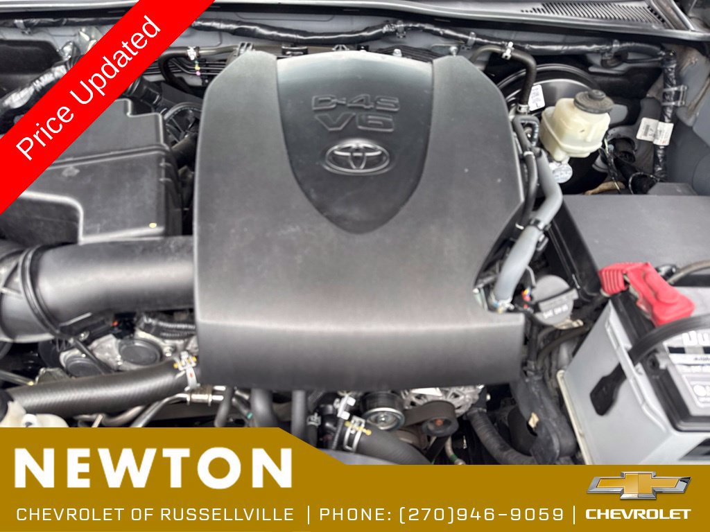Used 2021 Toyota Tacoma TRD Sport AWD/4WD image 29