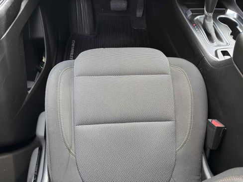 Used 2020 Chevrolet Traverse LS image 33