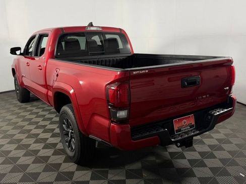 Used 2022 Toyota Tacoma SR5 w/ Technology Package RWD image 31