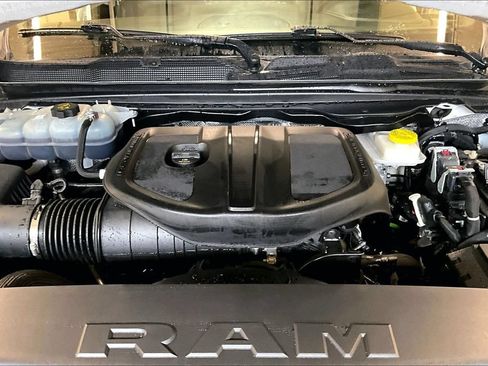 Used 2025 RAM 1500 Laramie AWD/4WD image 10