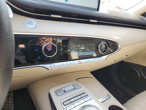 Used 2022 Genesis GV70 3.5T Sport w/ Sport Advanced Package image 29