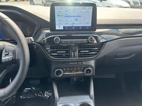 Used 2025 Ford Escape ST-Line FWD image 15