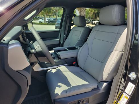 New 2026 Toyota Tundra Limited AWD/4WD image 16