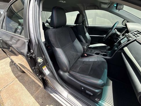 Used 2015 Toyota Camry LE FWD image 25