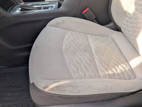 Used 2019 Chevrolet Equinox LT image 23