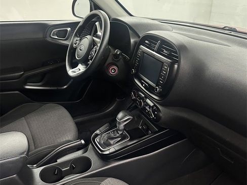 Used 2020 Kia Soul S image 34