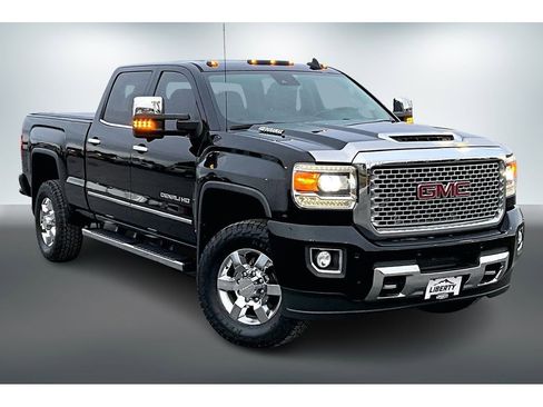 Used 2017 GMC Sierra 3500 Denali w/ Duramax Plus Package image 3