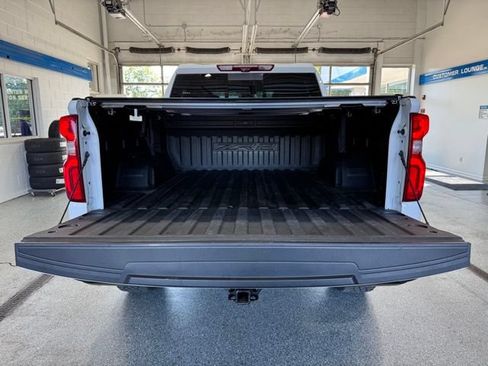 Used 2024 Chevrolet Silverado 1500 ZR2 w/ Technology Package AWD/4WD image 10