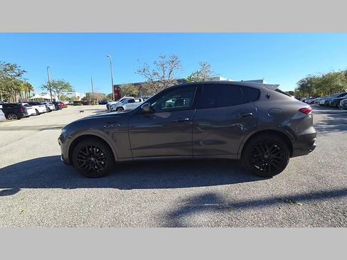 Used 2022 Maserati Levante Modena image 43