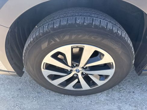 Used 2024 Subaru Outback Premium AWD/4WD image 6