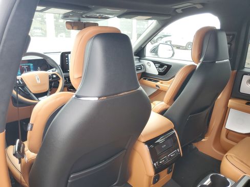 New 2026 Lincoln Aviator Black Label AWD/4WD image 23