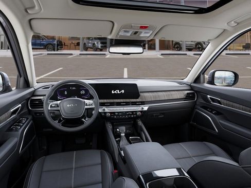 New 2025 Kia Telluride EX w/ EX Captain's Chair Package image 13