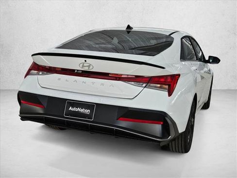 New 2026 Hyundai Elantra SEL Sport FWD image 2